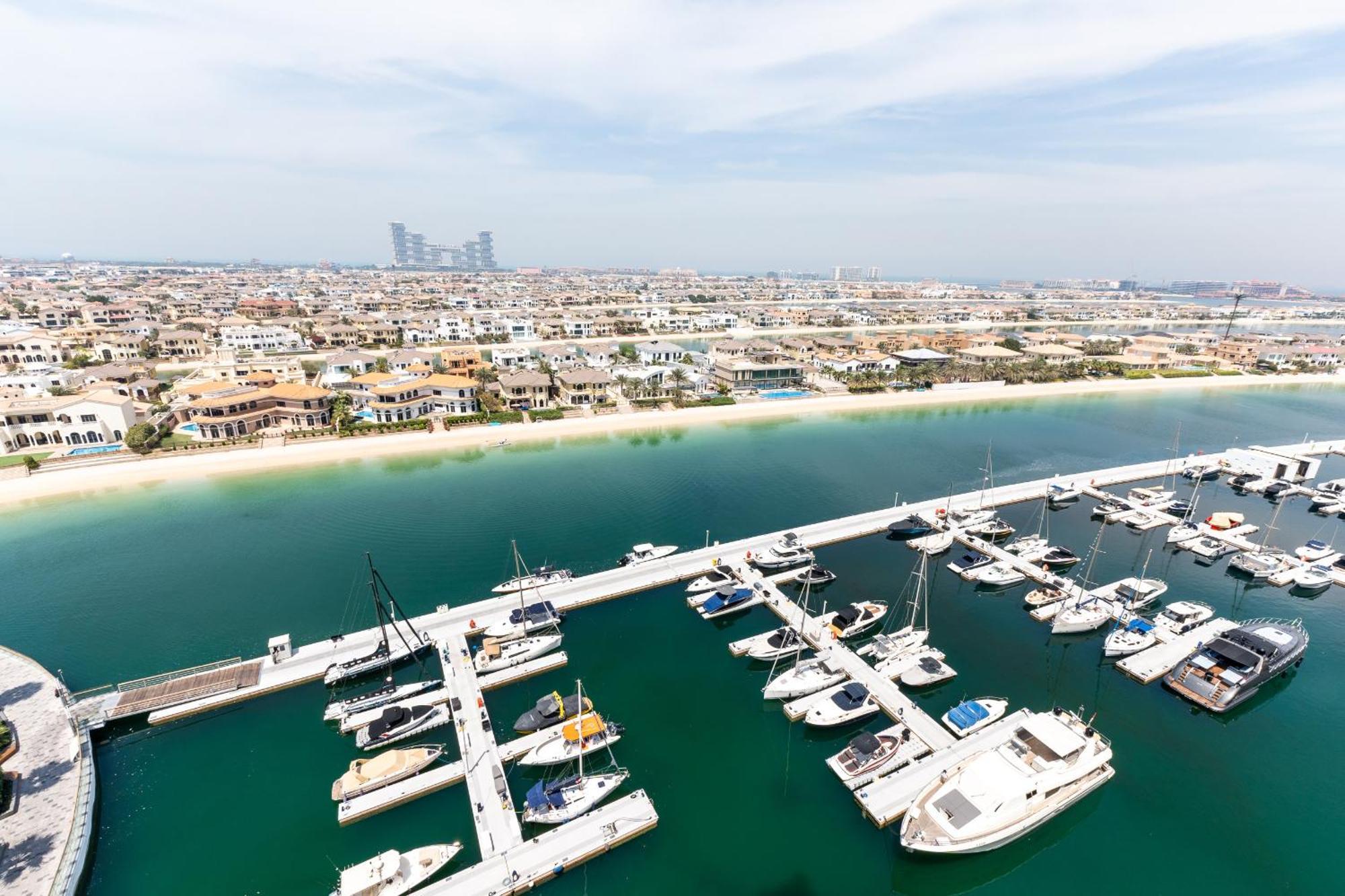 Marina 4, Palm Jumeirah - Mint