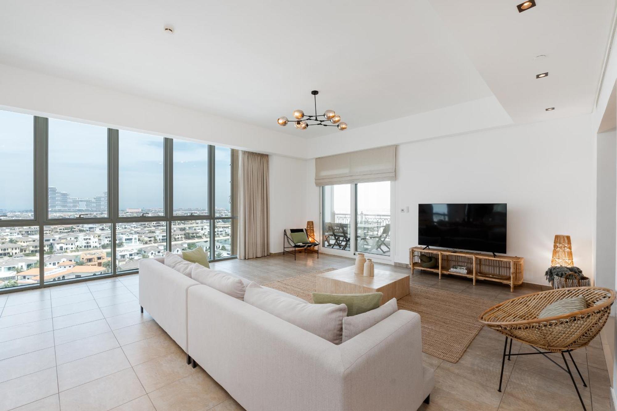 Marina 4, Palm Jumeirah - Mint