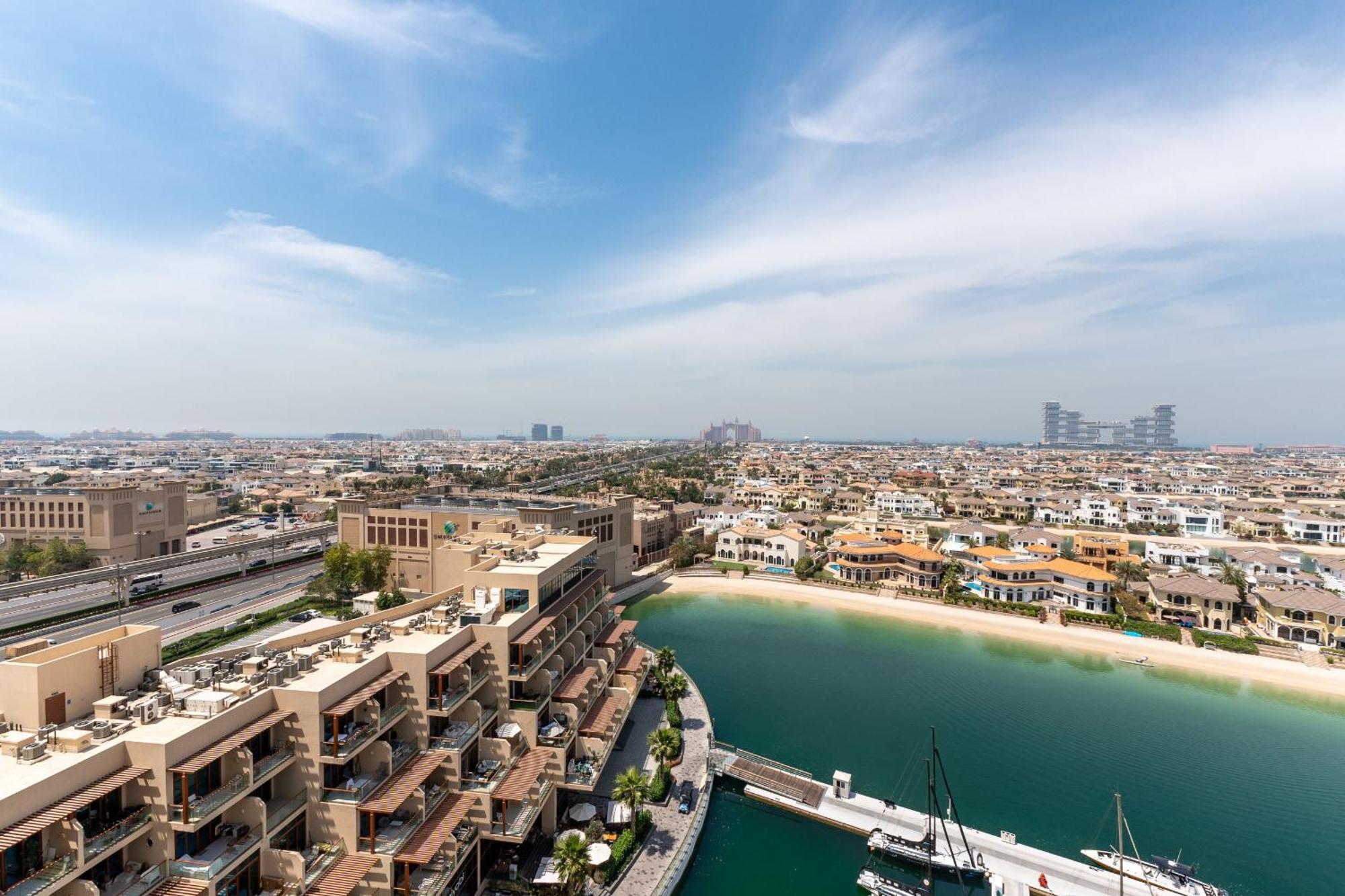 Marina 4, Palm Jumeirah - Mint Apartment Dubai