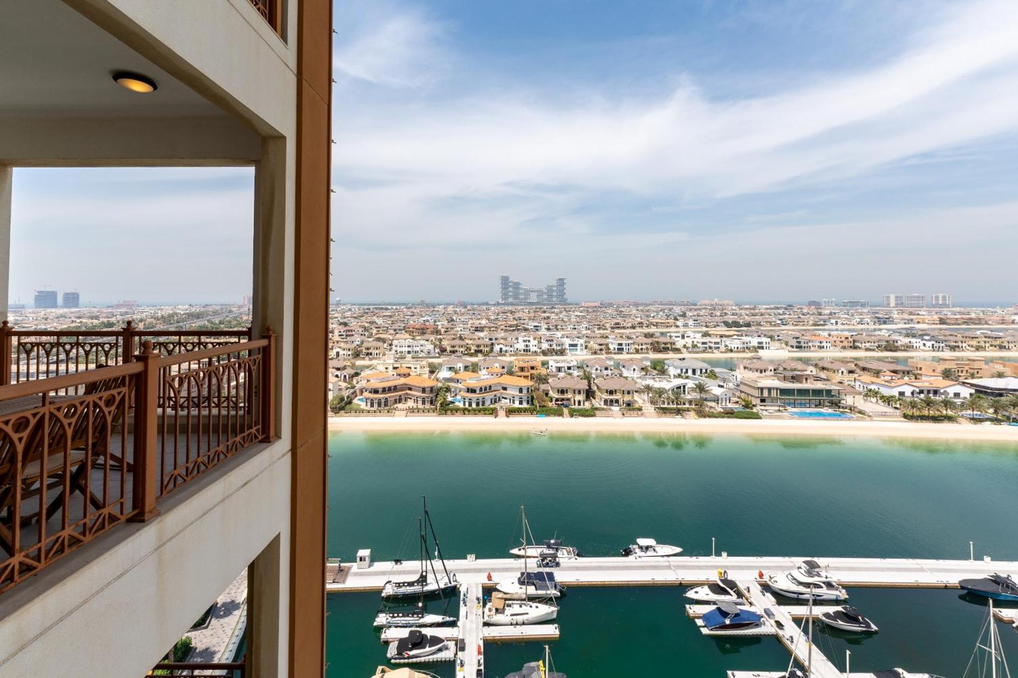 Marina 4, Palm Jumeirah - Mint Apartment Dubai