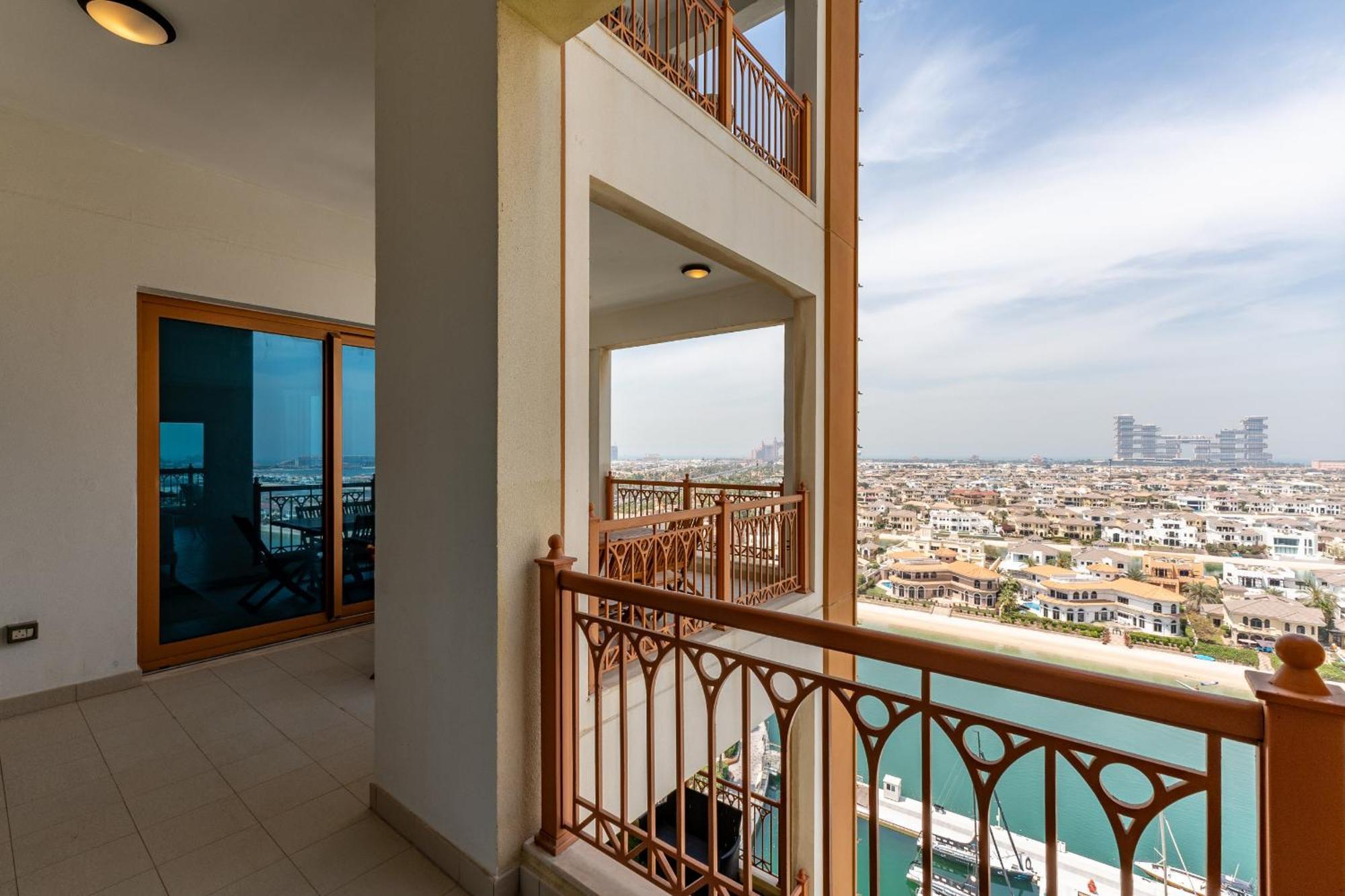 Marina 4, Palm Jumeirah - Mint Apartment