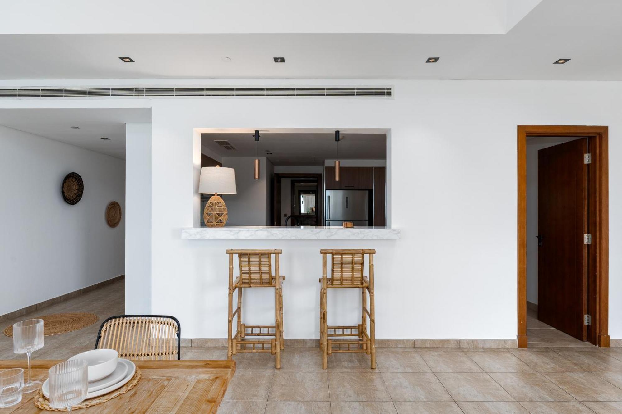 Marina 4, Palm Jumeirah - Mint Apartment Dubai