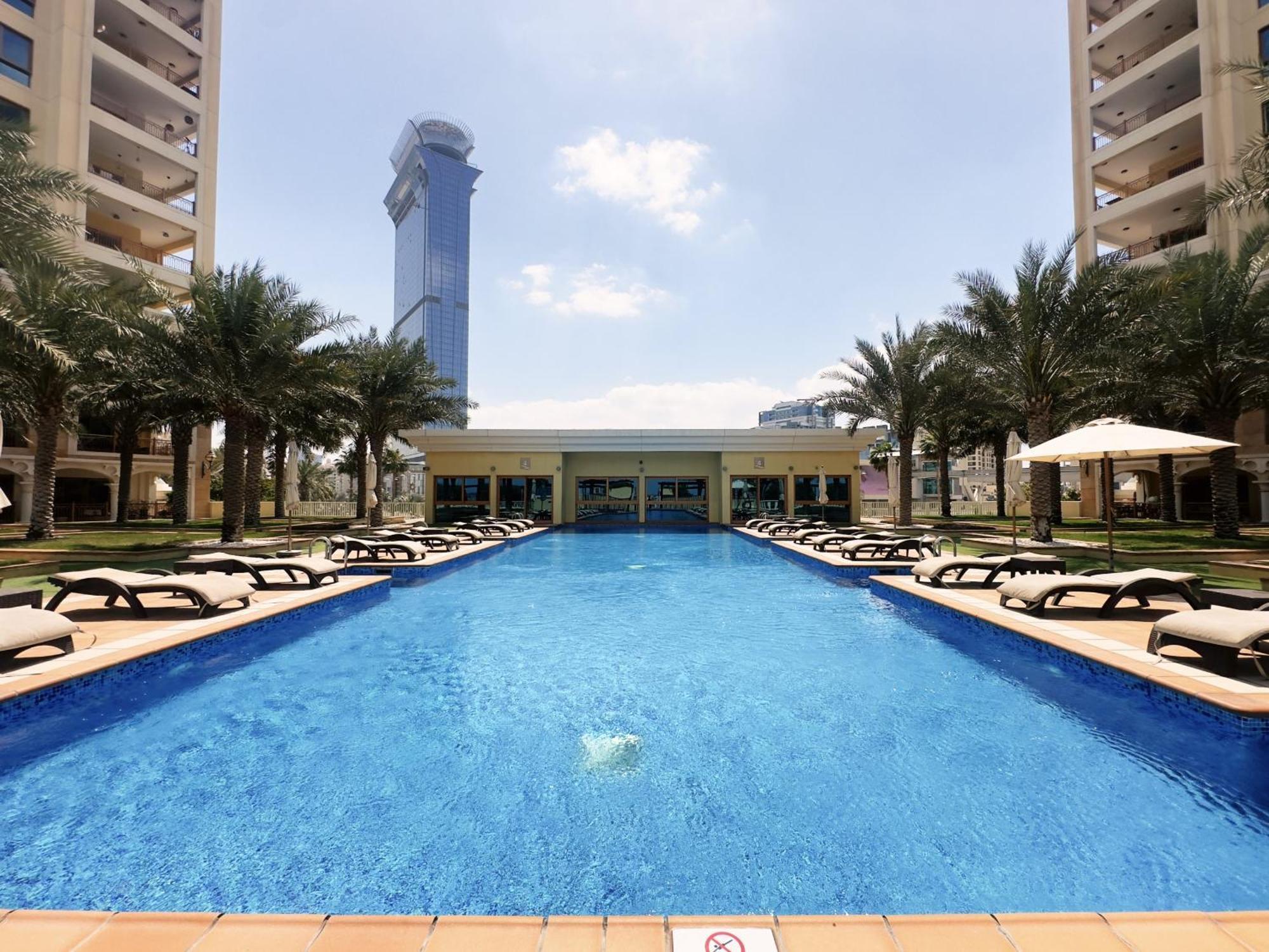 Marina 4, Palm Jumeirah - Mint * Dubai